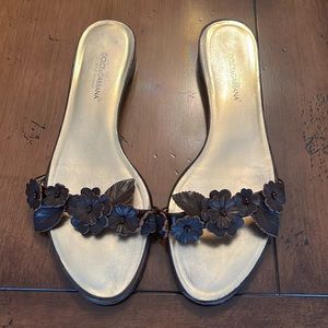 Beautiful Dolce&Gabbana sandals size 40.5 which is 10.5 US.